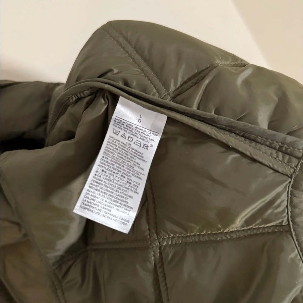 Women’s boxy cropped Quilted Jacket - Olive Green - Picture 4 of 6